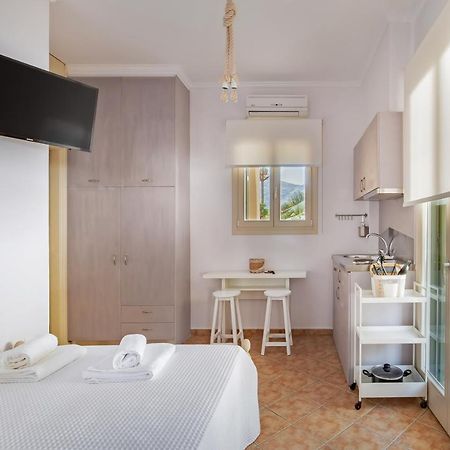 Nysa Residence Ménites エクステリア 写真